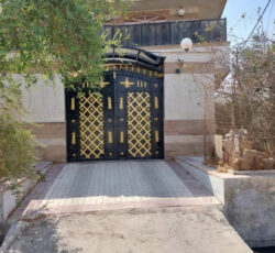خانه دو طبقه شامل سه واحد مستقل