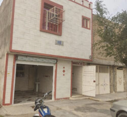 خانه دوطبقه مجزا پایین موقعیت تجاری در زیباشهر