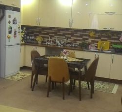 فروش یک واحد حیات مجزا طبقه بالا بسیار شیک
