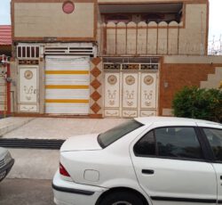 یک باب خانه ویلایی دو طبقه