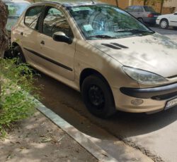 206 بژ  تمیز و بدون رنگ