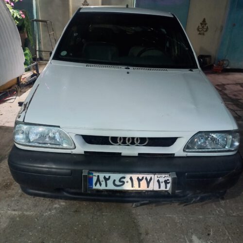فقط سقف خودرو ضربه خورده به تنه درخت