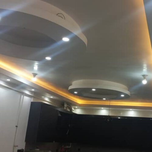 فروش خانه ویلایی دو خوابه همراه مغازه
