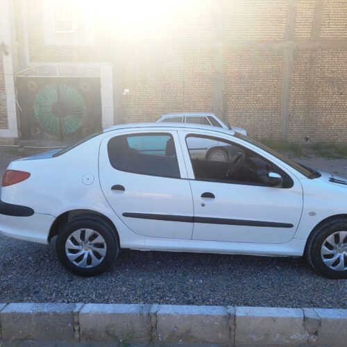 پژو 206 SD V8 فول مدل 93 بسیار تمیز