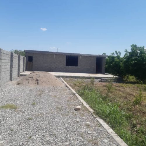 باغچه نیمه ساز