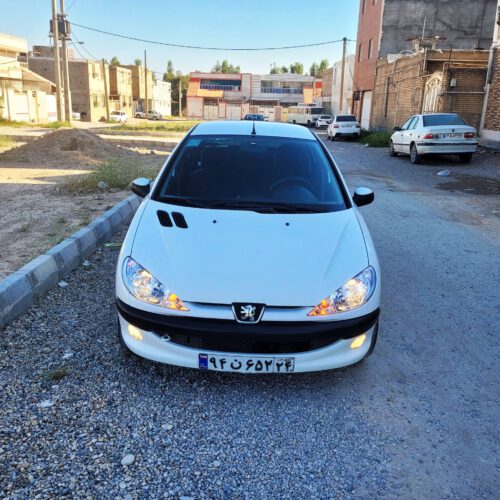 پژو 206 SD V8 فول مدل 93 بسیار تمیز