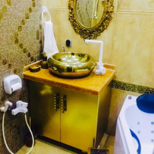 طبقه همکف از دو طبقه