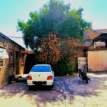 خانه بزرگ بالای رودخانه