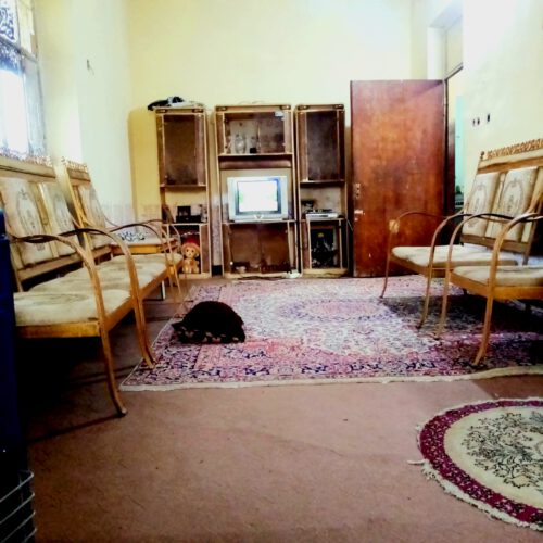 منزل236متری مولوی خ مانی باقابلیت ساخت 4مغازه تک برگ