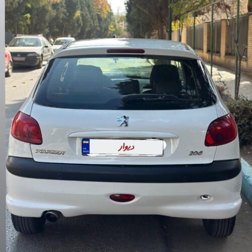 پژو 206